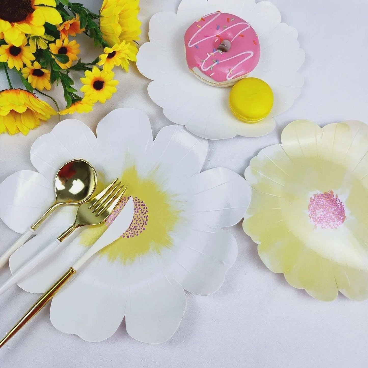 Flower Shaped Disposable Paper Party Plates